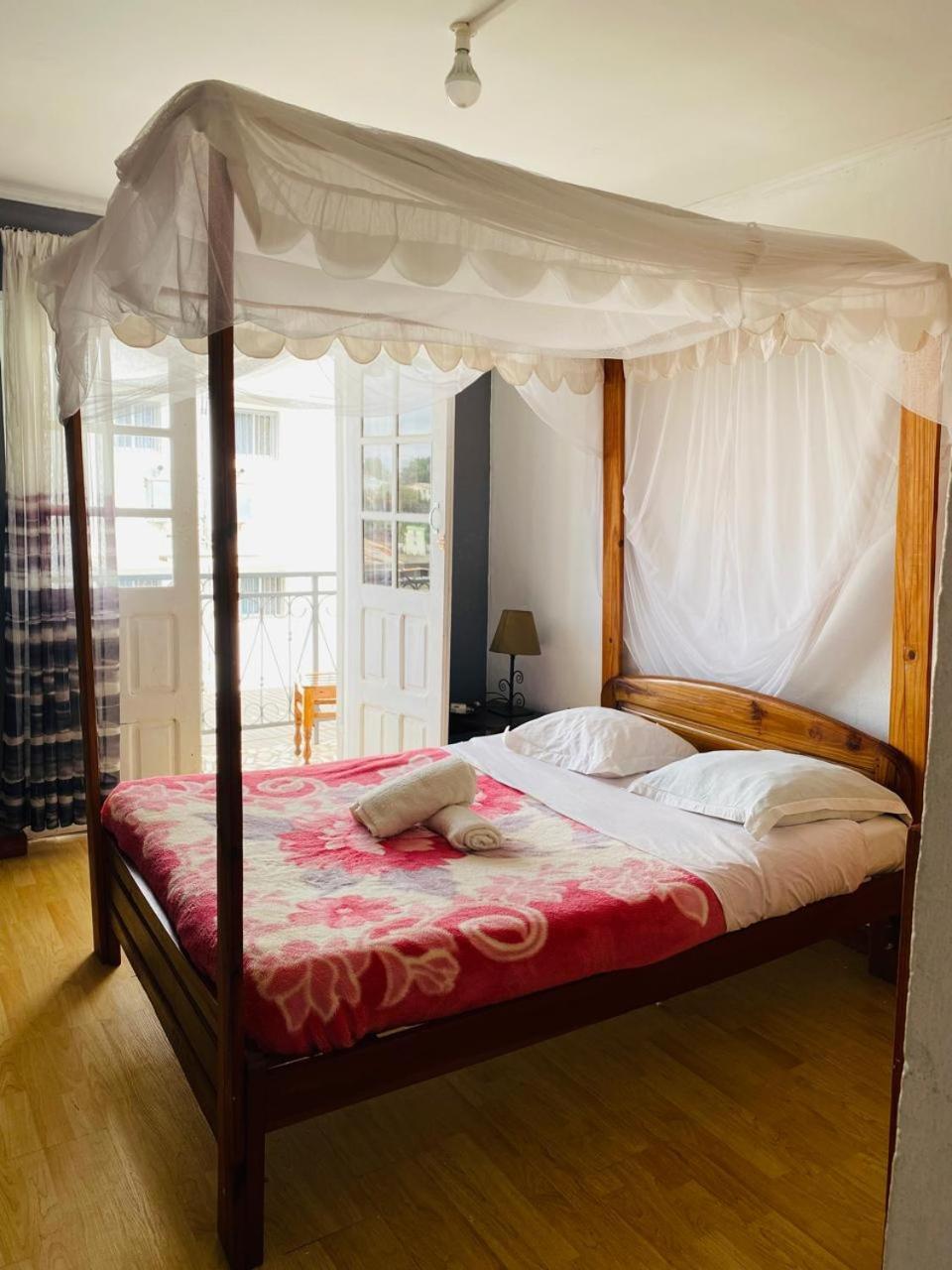 Chez Jeanne Chambre D'Hote อันตานานารีโว ภายนอก รูปภาพ