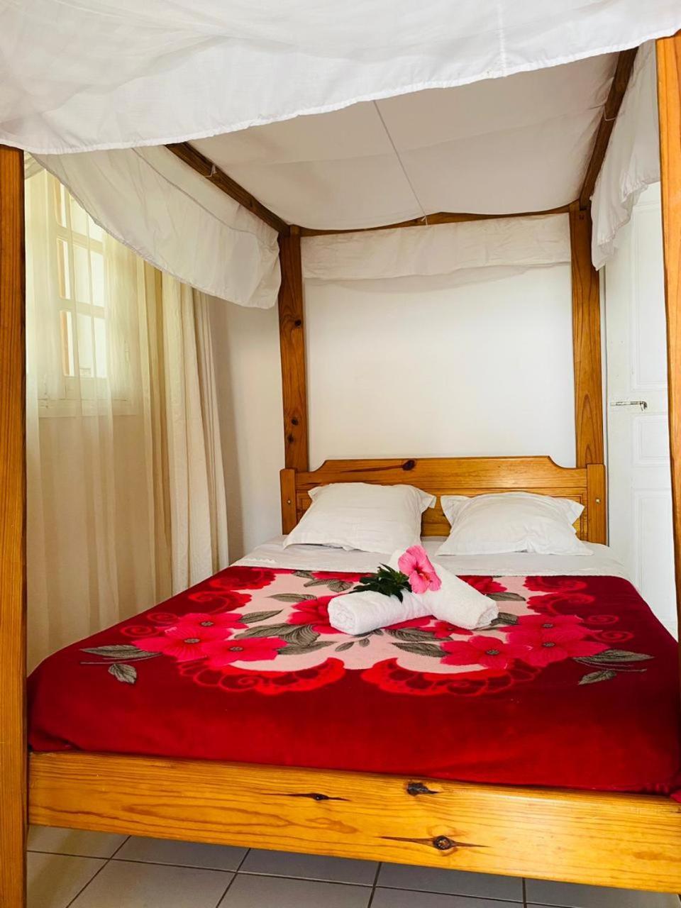 Chez Jeanne Chambre D'Hote อันตานานารีโว ภายนอก รูปภาพ